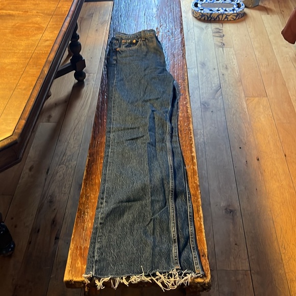 Zara - the 90s full length Jean

Size : US 6, EUR 38 - Picture 2 of 4